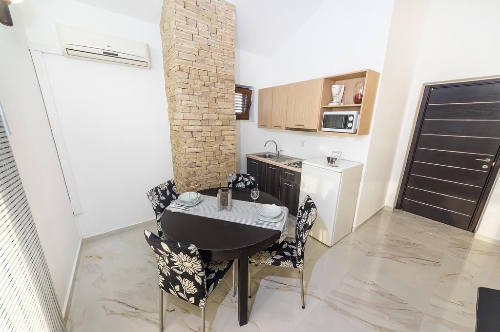 Apartments Draznik 扎顿 客房 照片