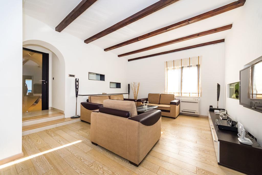 Apartments Draznik 扎顿 外观 照片